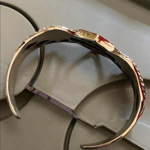 - Limited! HD Wing Pink Stone Bracelet - Picture 3 of 4